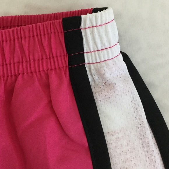 ⭐️Sold⭐️NWT Nike Pink Running Shorts - Picture 2 of 5